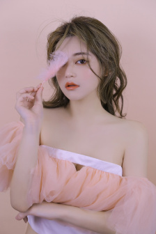 明星专题：妮基·希尔顿